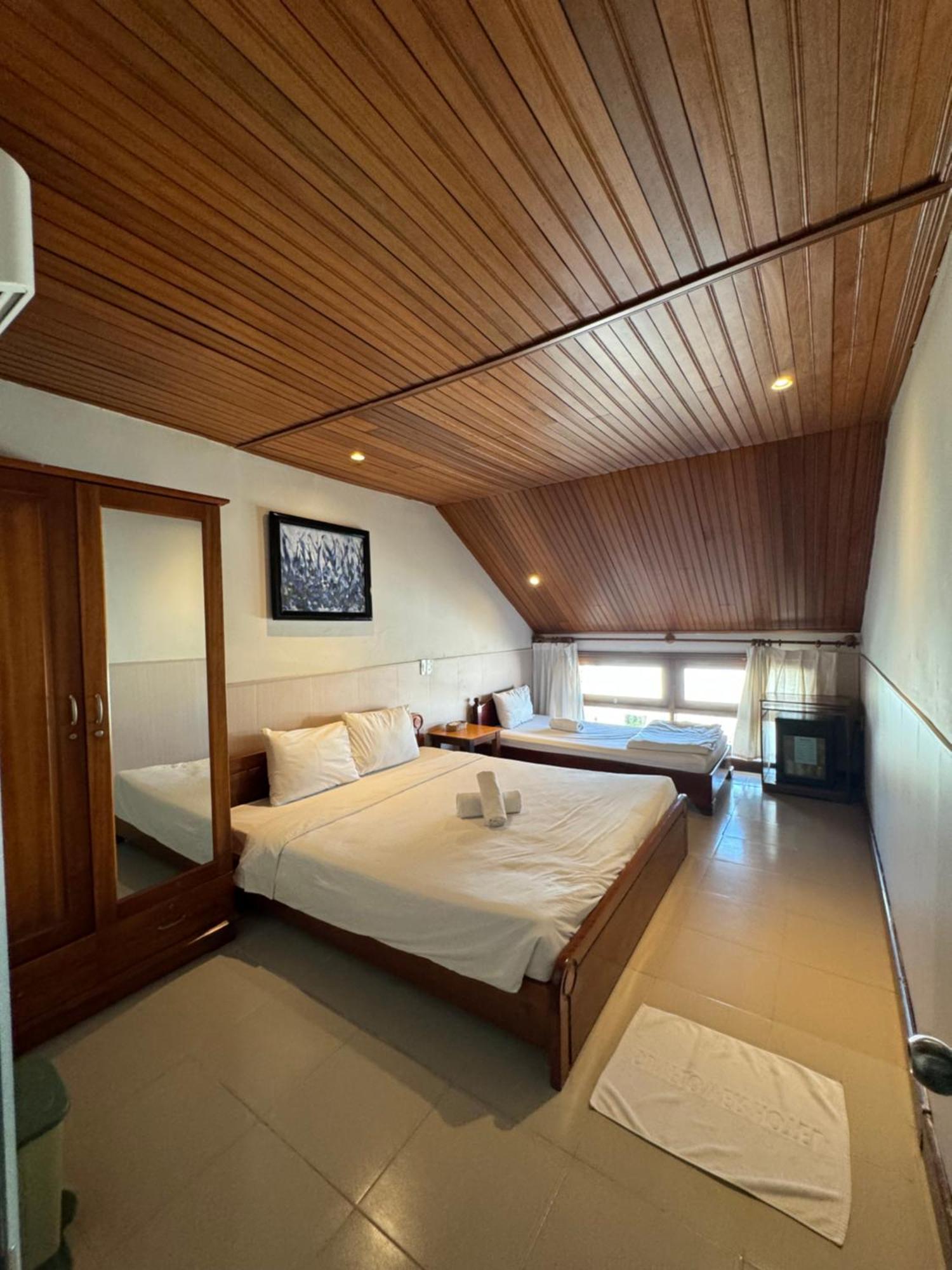 Bed Station Hostel & Pool Bar Hoi An " Former Sunflower" ภายนอก รูปภาพ