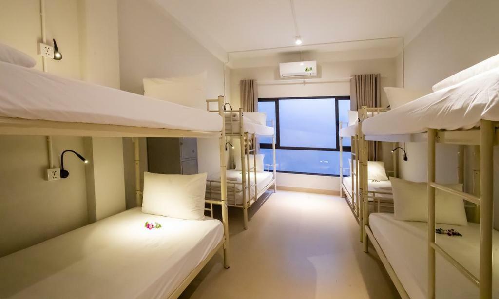 Bed Station Hostel & Pool Bar Hoi An " Former Sunflower" ภายนอก รูปภาพ