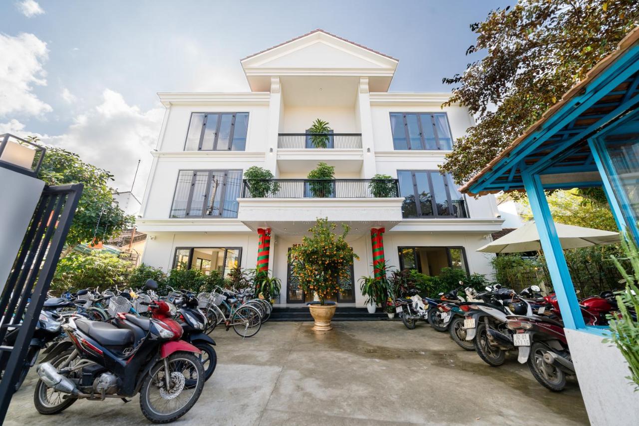 Bed Station Hostel & Pool Bar Hoi An " Former Sunflower" ภายนอก รูปภาพ