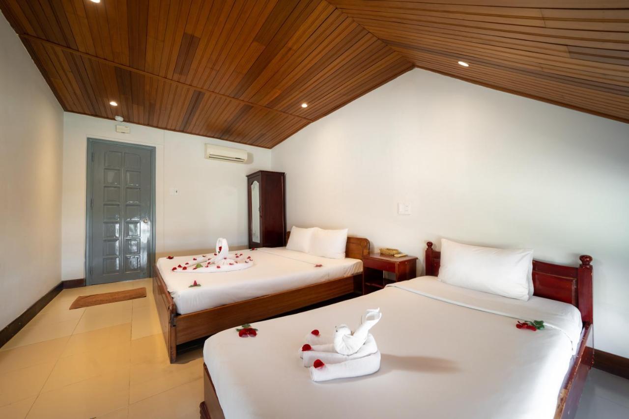 Bed Station Hostel & Pool Bar Hoi An " Former Sunflower" ภายนอก รูปภาพ